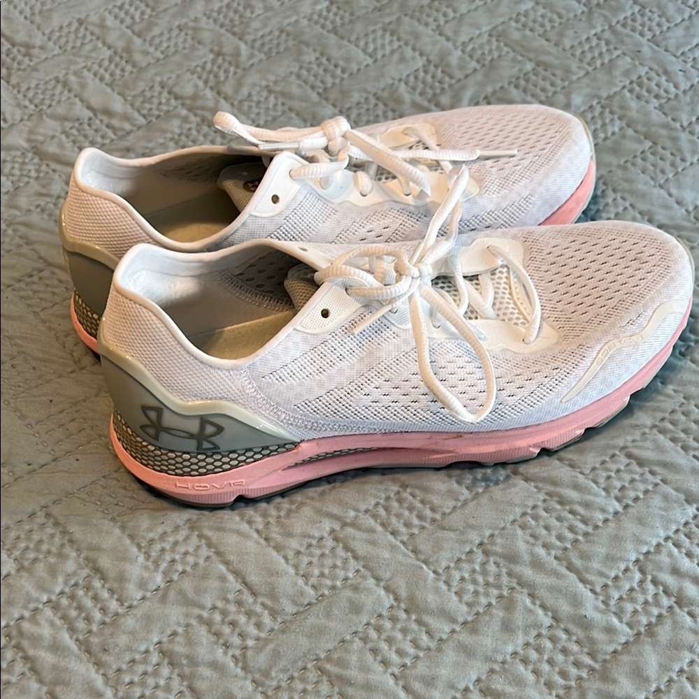 Like new Under Armour Women's White and Pink Running Shoes